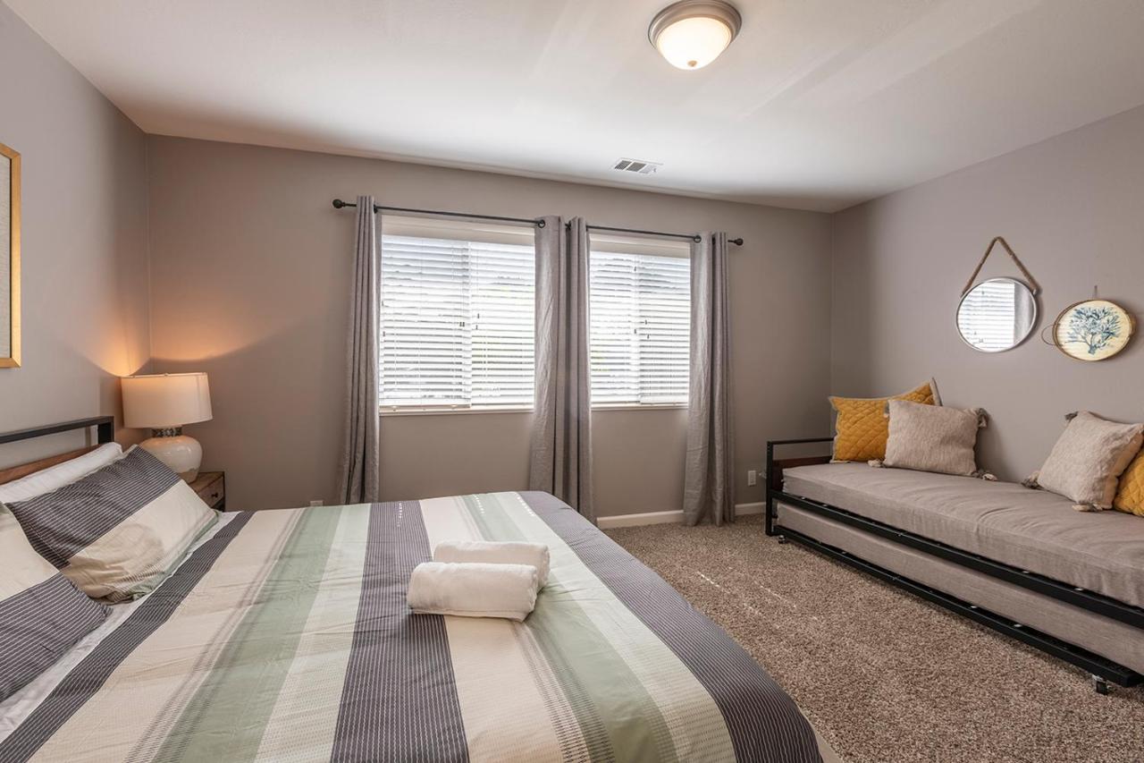 @ Marbella Lane Seaside Retreat, Walk To The Beach Half Moon Bay Exterior photo